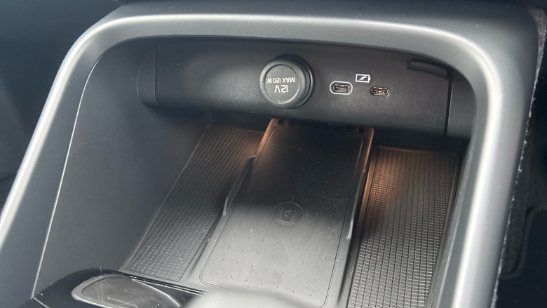 Volvo XC40 2.0 B3P Plus Black Edition 5dr Auto Petrol Estate